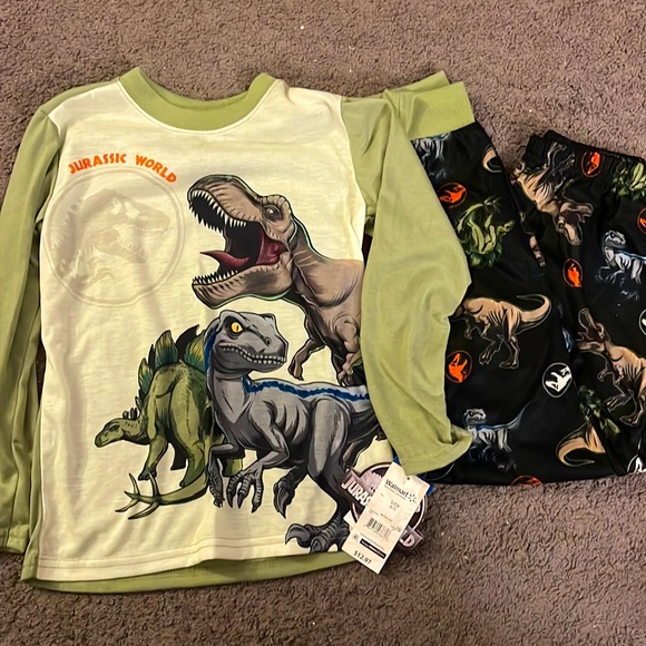 NWT Jurassic Park PJ size 6/7 - Picture 1 of 3